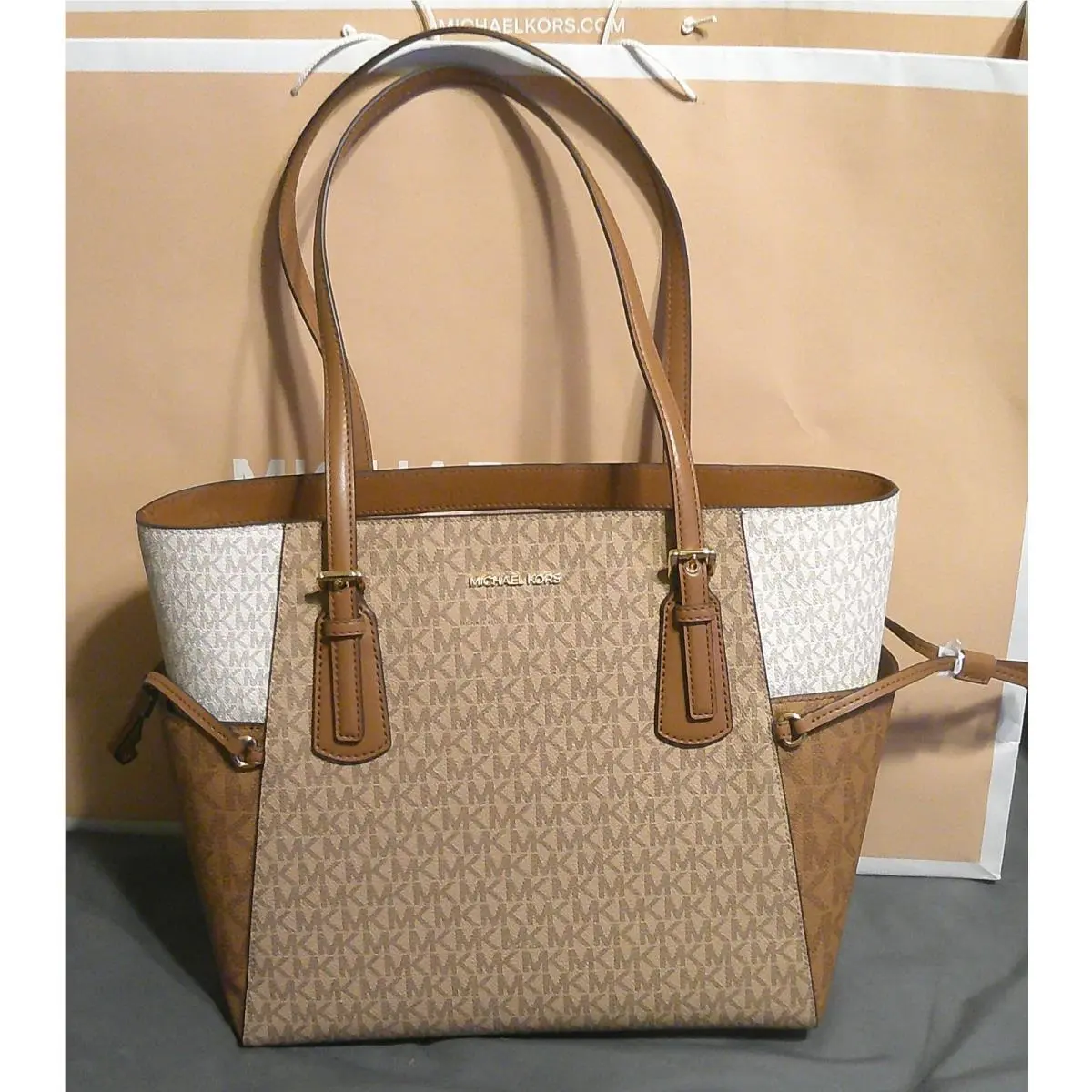 Voyager Large East/west Camel Brown Tote Bag by Michael Kors