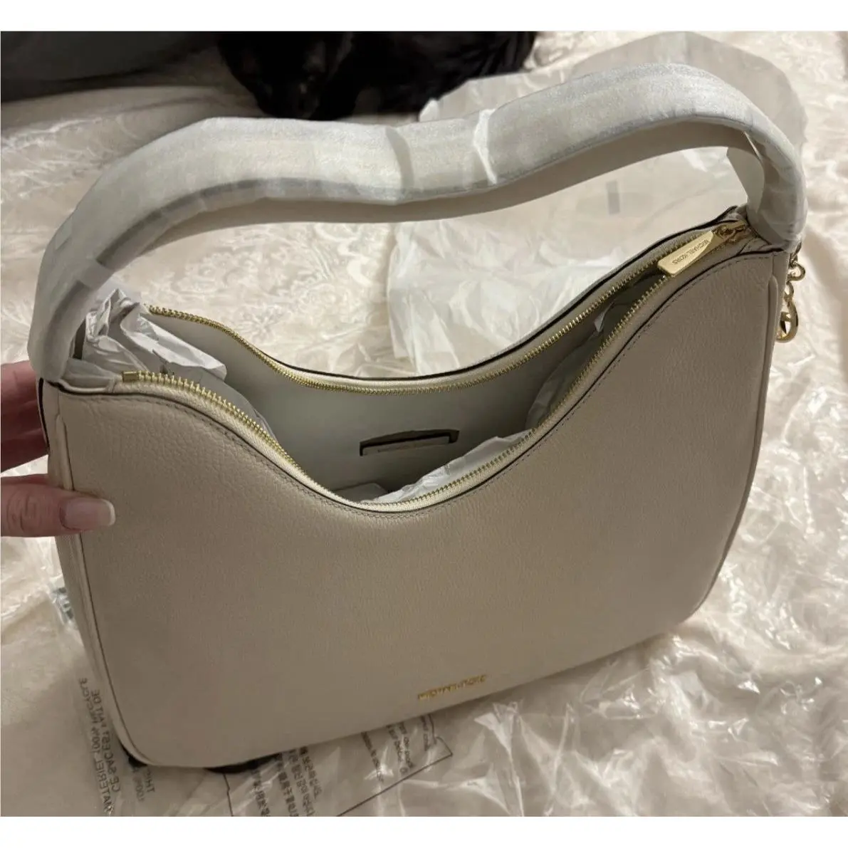 Nayla Medium Pebbled Leather Shoulder Bag Purse Lt Cream w/ Tag by Michael Kors