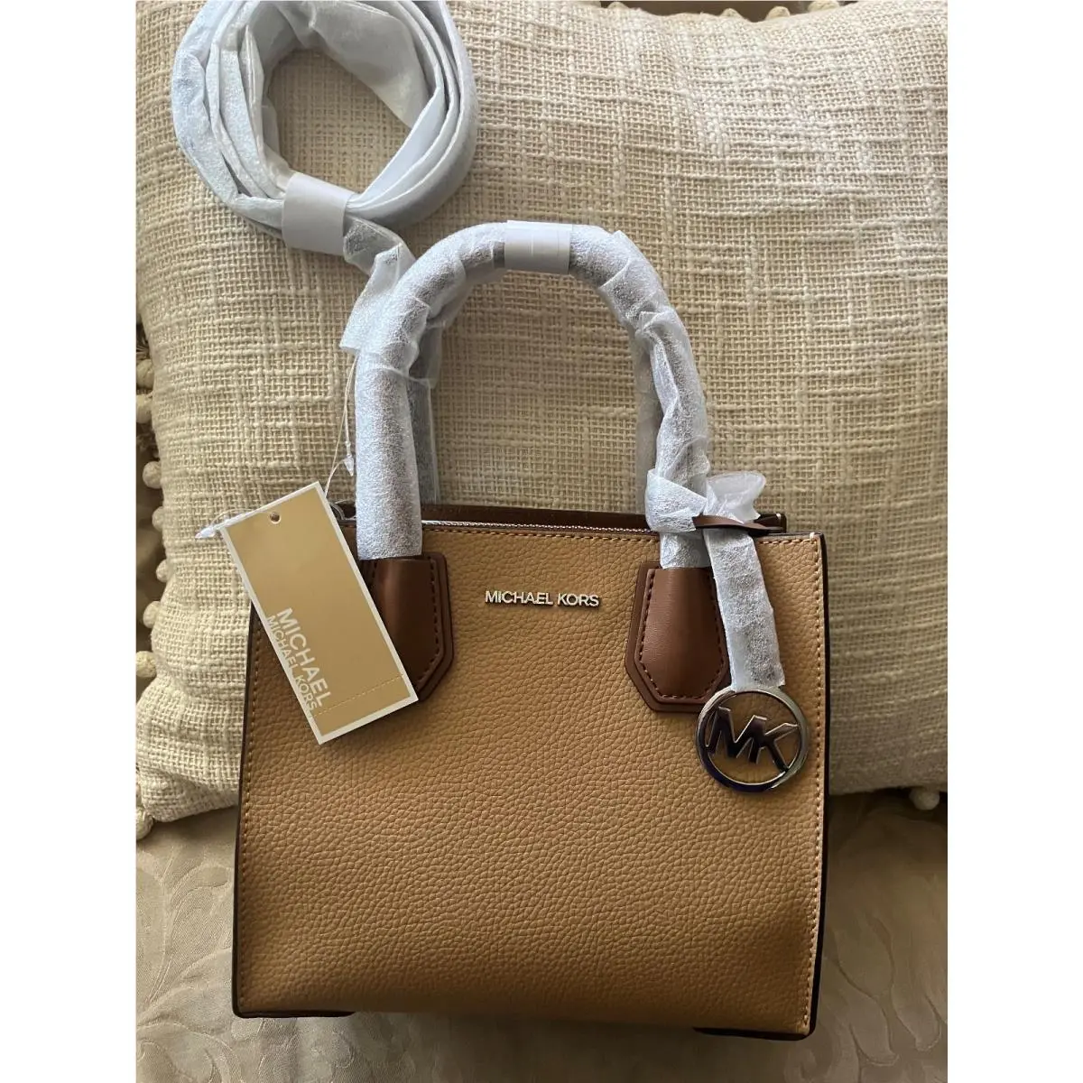 Mercer Medium Messenger Crossbody Leather Bag in Peanut Brn by Michael Kors