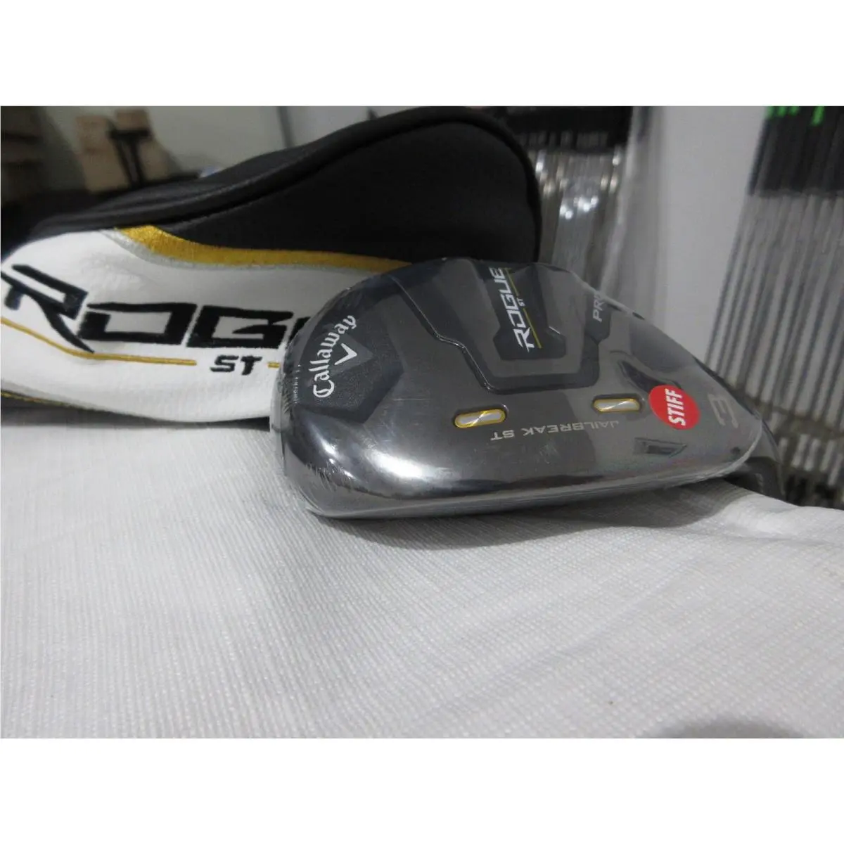 Left-handed Callaway Rogue ST Pro Hybrid - 3H - 20 - Stiff Flex Graphite