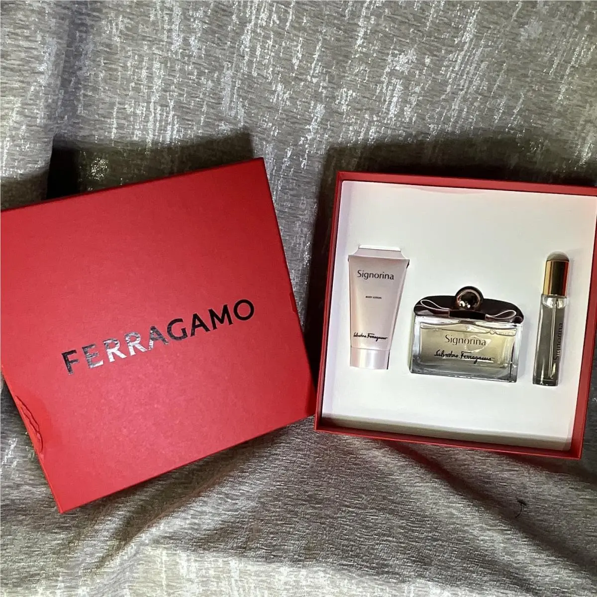 Salvatore Ferragamo Signorina Womens Perfume 3pc Gift Set Spray Red Box
