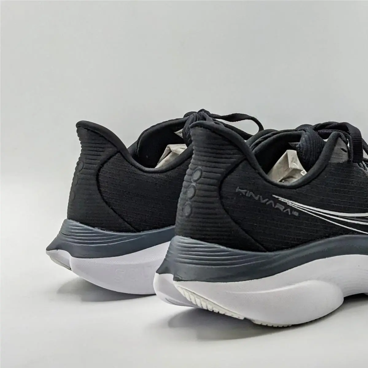 Saucony shoes - Saucony Kinvara 16 - Kinvara - S11020-200 - Black 11