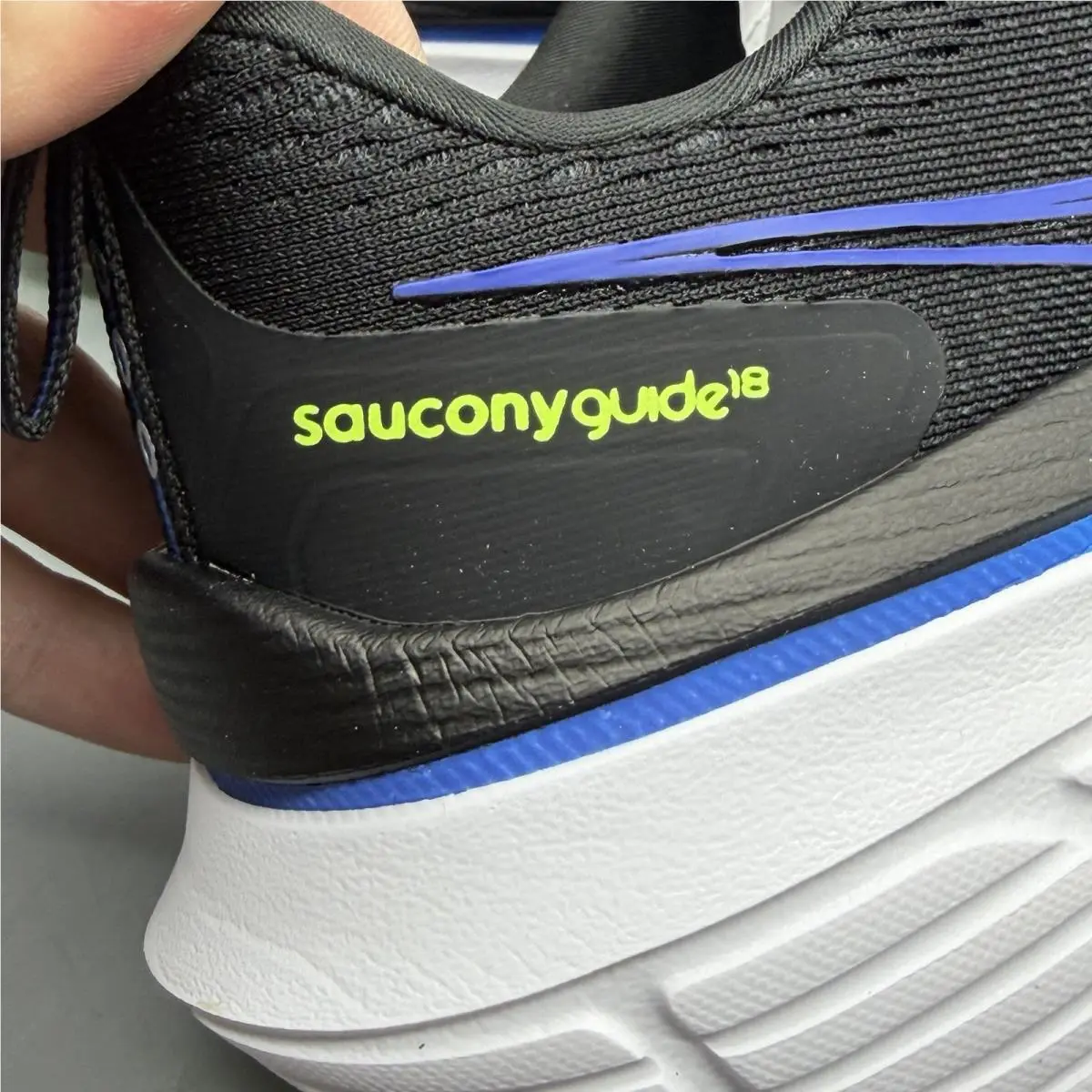 Saucony shoes - Guide 18 - Guide - S20998-285 - Black 9