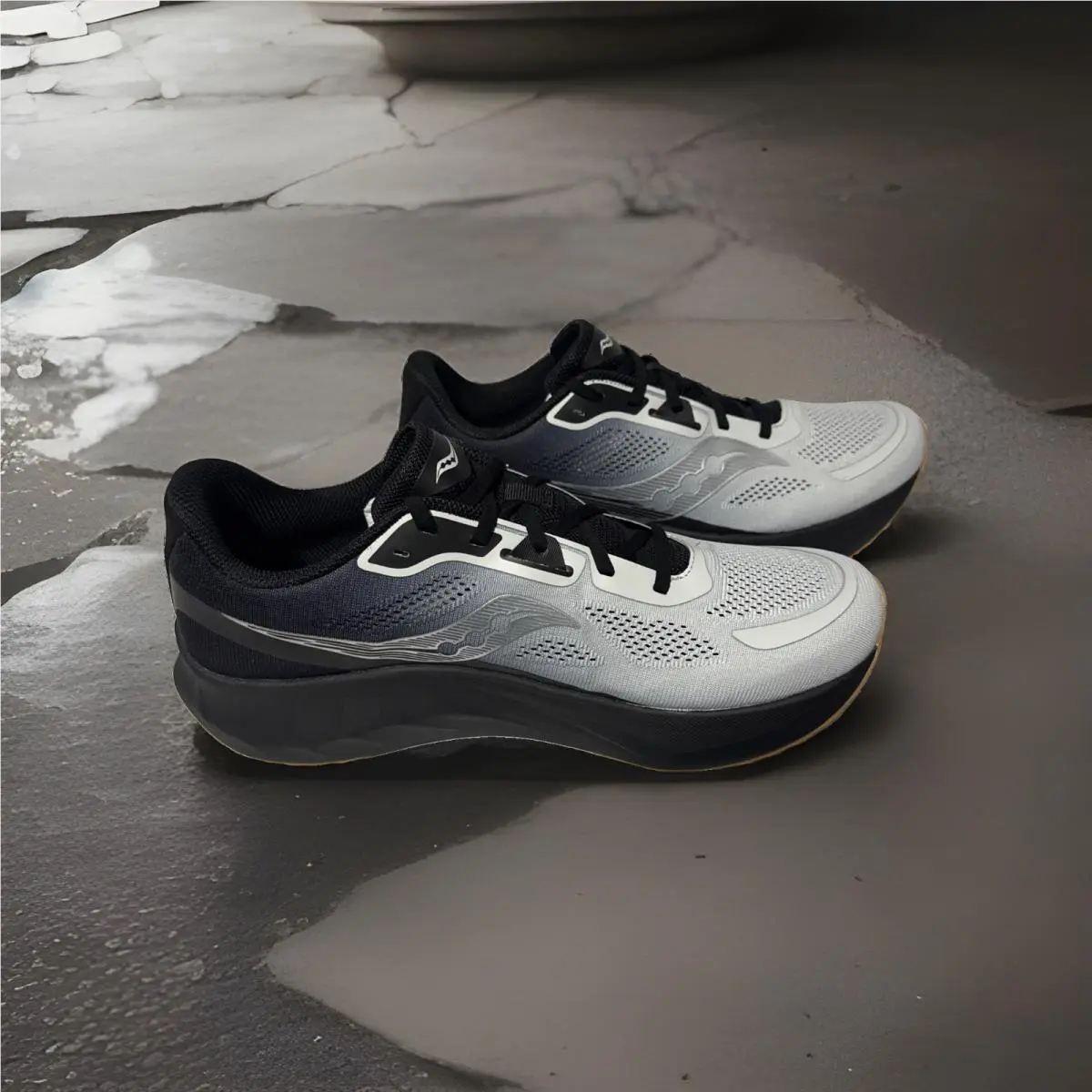 Saucony shoes - Saucony Tide 2 - Tide - S21012-100 - Black 1