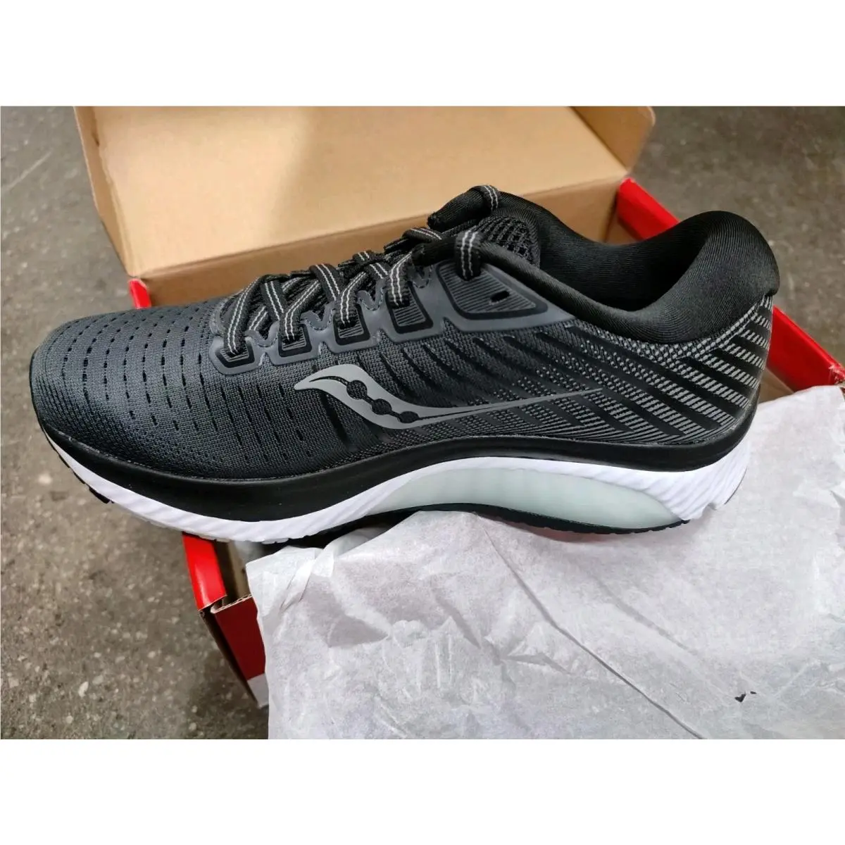 Saucony shoes - Saucony Guide 13 - Guide - S10548-40 - Black 2