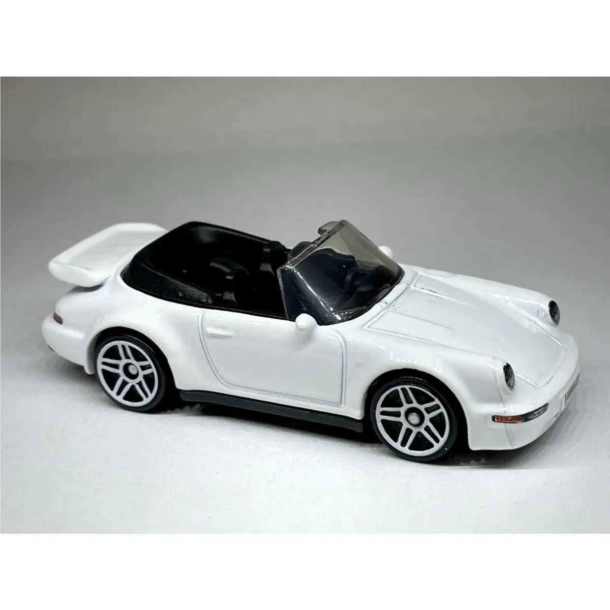 Hot Wheels Porsche 911 Turbo Cabriolet Custom Made - 5 Star White Mags To Match