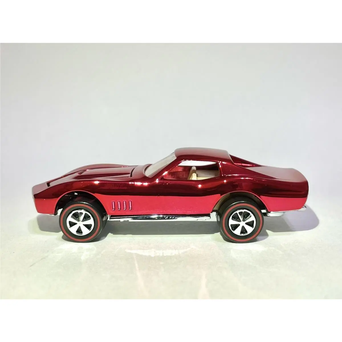 Hot Wheels “custom Made” Redline Custom Corvette -- - Candy Red Chrome