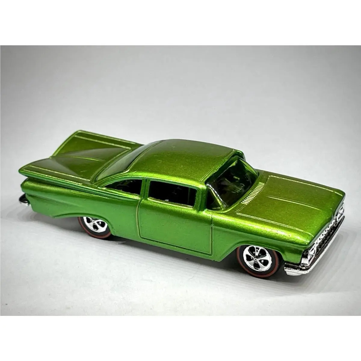 Hot Wheels ’59 Chevy Impala Custom Made Redline Candy Apple Green Diecast