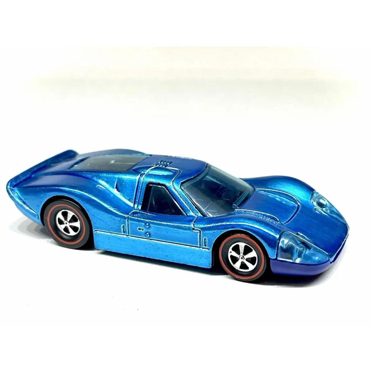 Hot Wheels “custom Made” Spectraflame Blue Redline `67 Ford GT40 Mk.iv Diecast