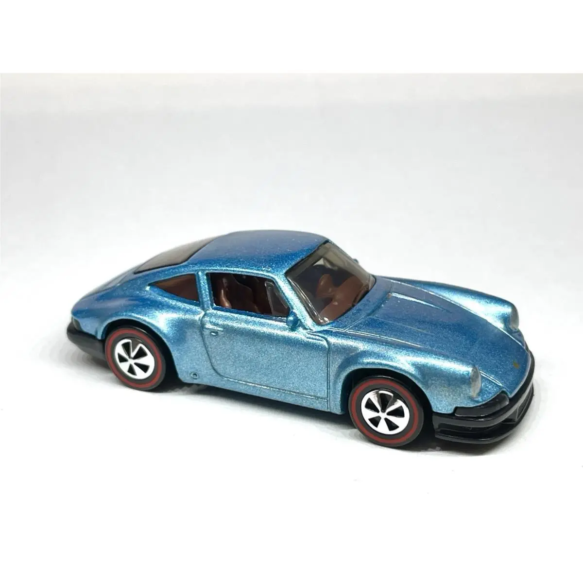 Hot Wheels Silver Series Vintage Club `71 Porsche 911 - 1:64 Diecast Car