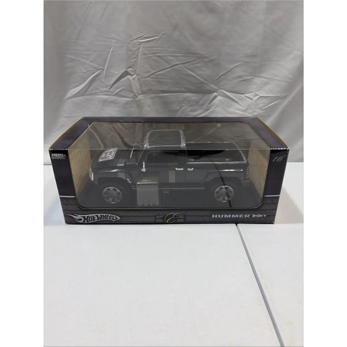 Hot Wheels Hummer H3T Black 1:18 Diecast Metal Collection