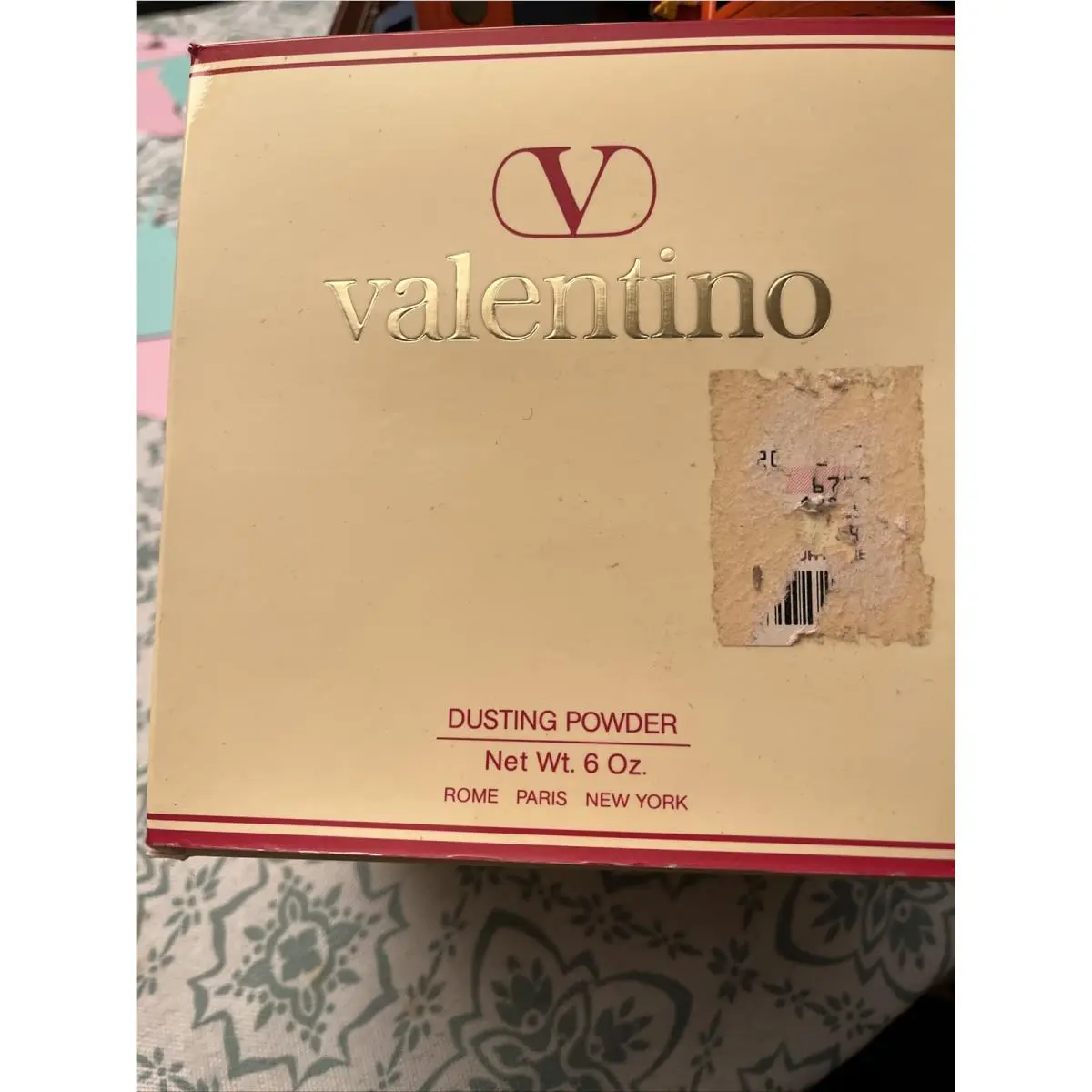 Vintage  For Women Perfume Dusting Powder 6 oz in Box 1986 by Valentino
