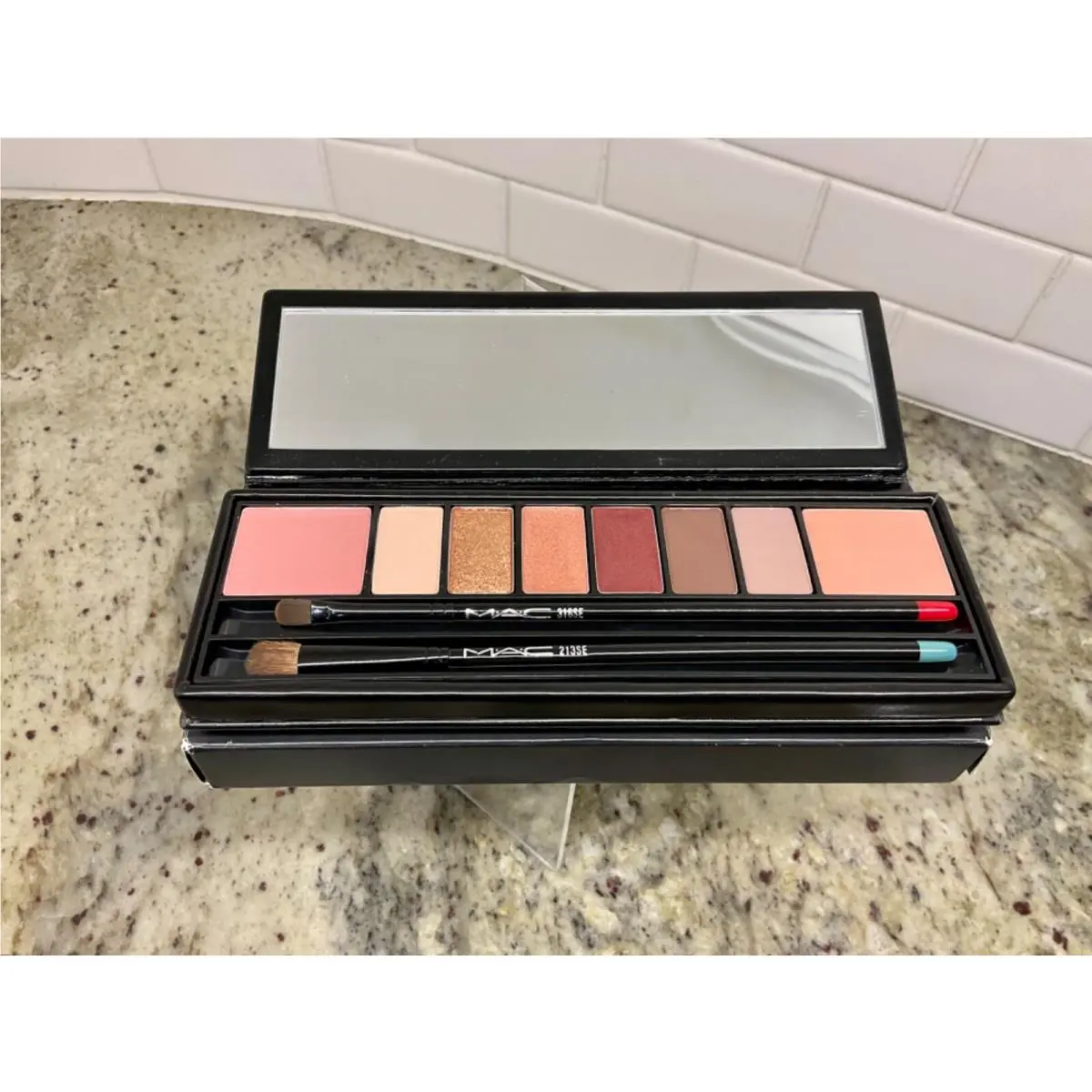 Mac 8 Face Lips Cheeks Holidazzle Palette Limited Edition Rare by MAC Cosmetics