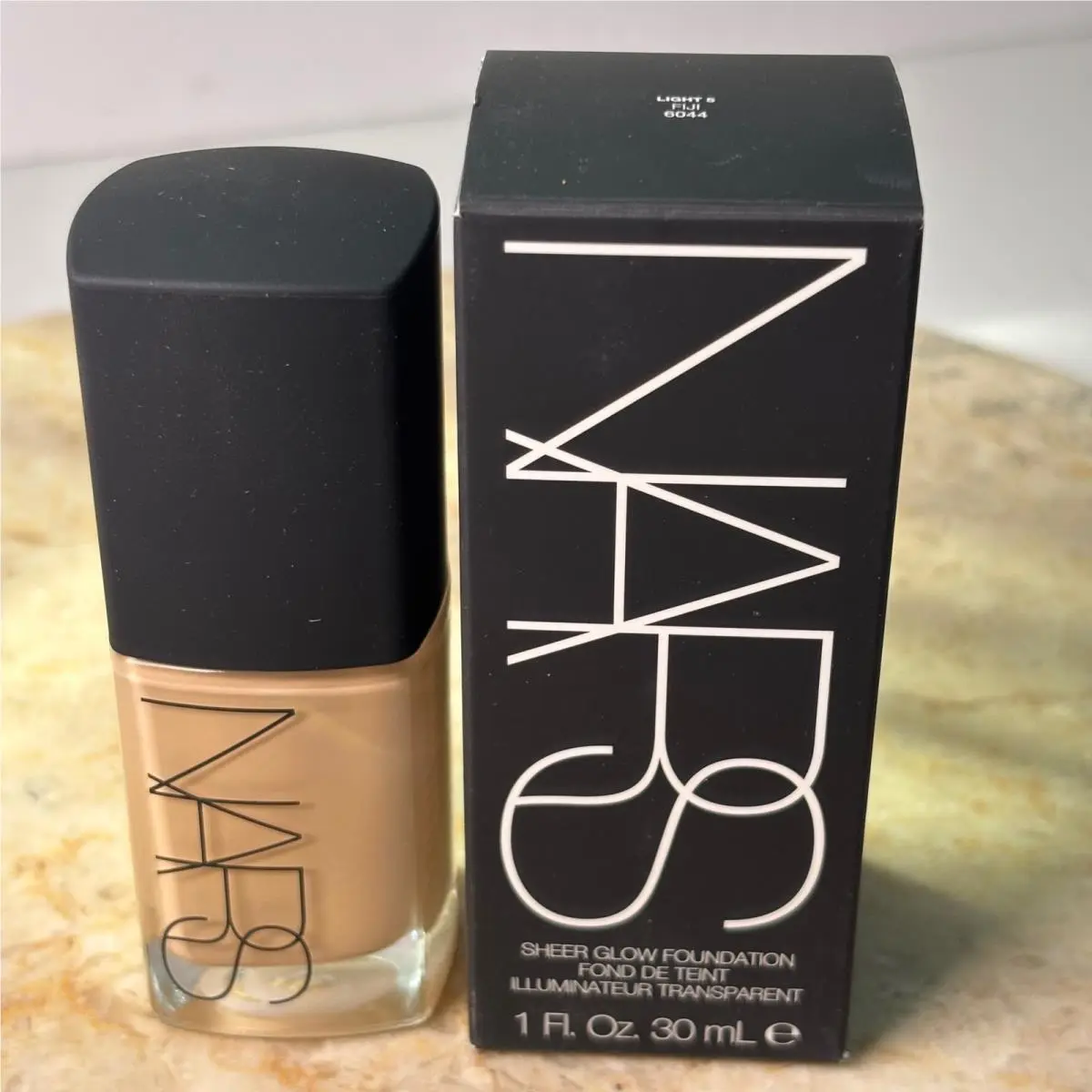 Nars Sheer Glow Foundation 1oz Light 5 Fiji Radiant Buildable Coverage by NARS Cosmetics