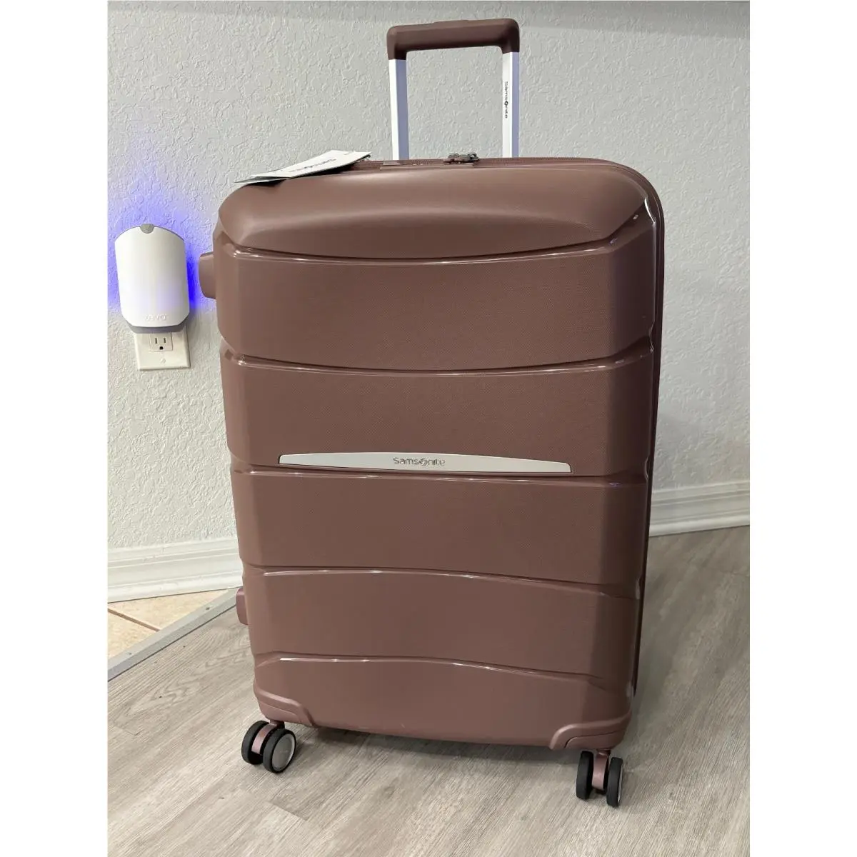 Samsonite Outline Pro Medium Spinner Suitcase Color: Chocolate Mauve