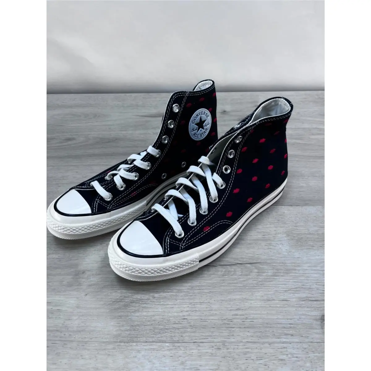 Unisex Shoes M8 W10 Chuck Taylor 70 Embroidered Lips Love Me Black Hi by Converse