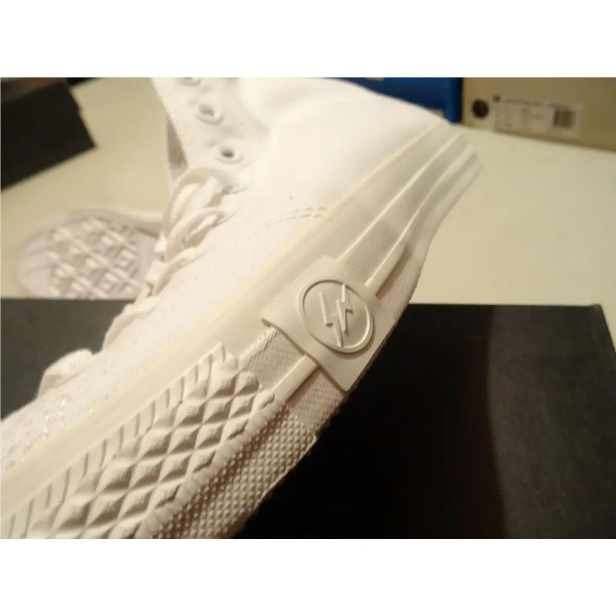 Converse shoes - White 2