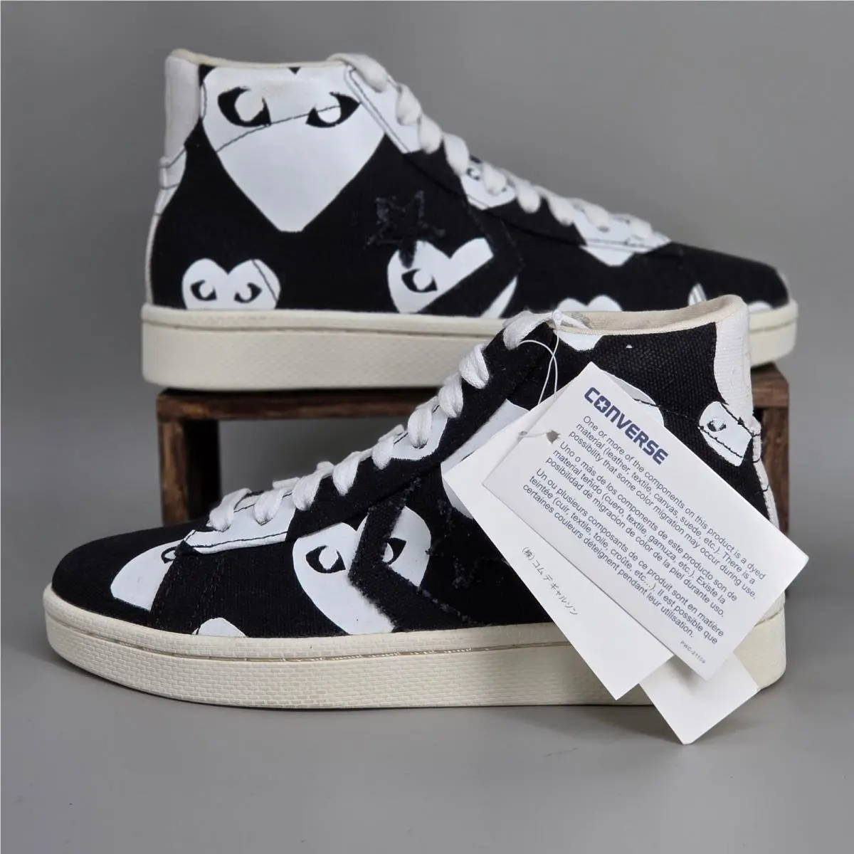 Comme Des Garcons Play 4 Mens 5.5 Womens Heart Logo Black White 140709C by Converse