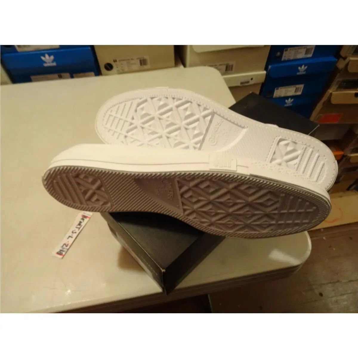 Converse shoes - White 3