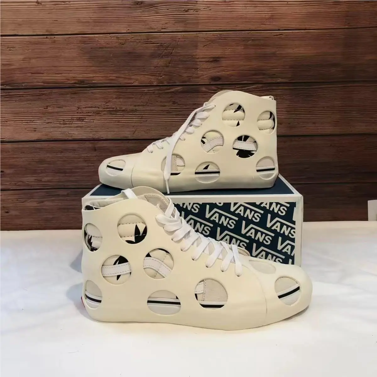 Sk8-Hi Cage Vlt LX `polka Dot Checkered - Marshmallow` Men Shoe VN0A5FBW2UH by Vans