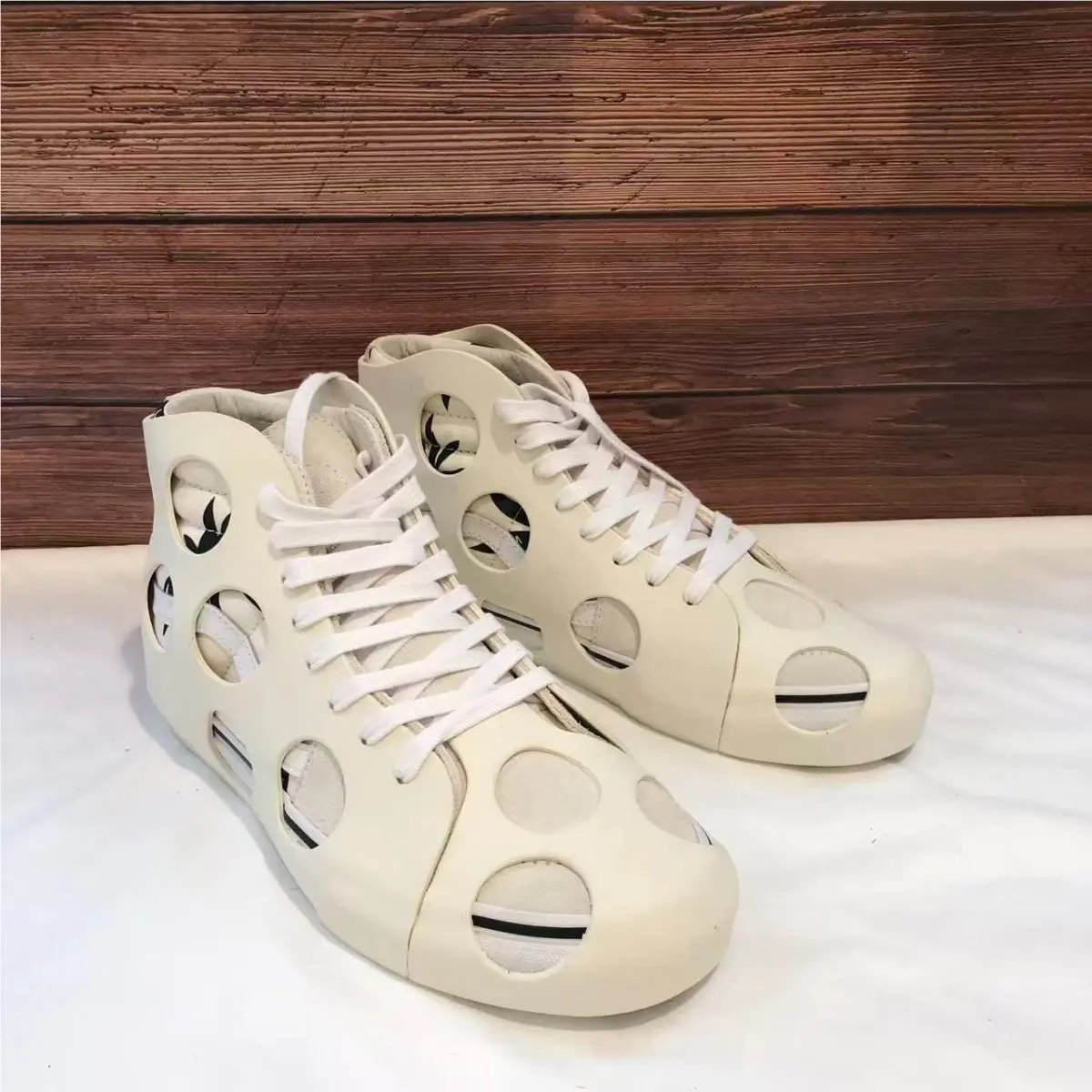 Vans shoes - VANS Sk8-Hi - VN0A5FBW2UH - White 4