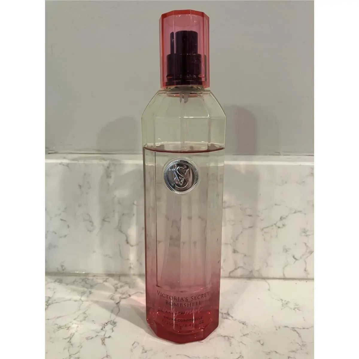 Victoria`s Secret Bombshell Fragrance Body Mist Spray 8.4 oz Read