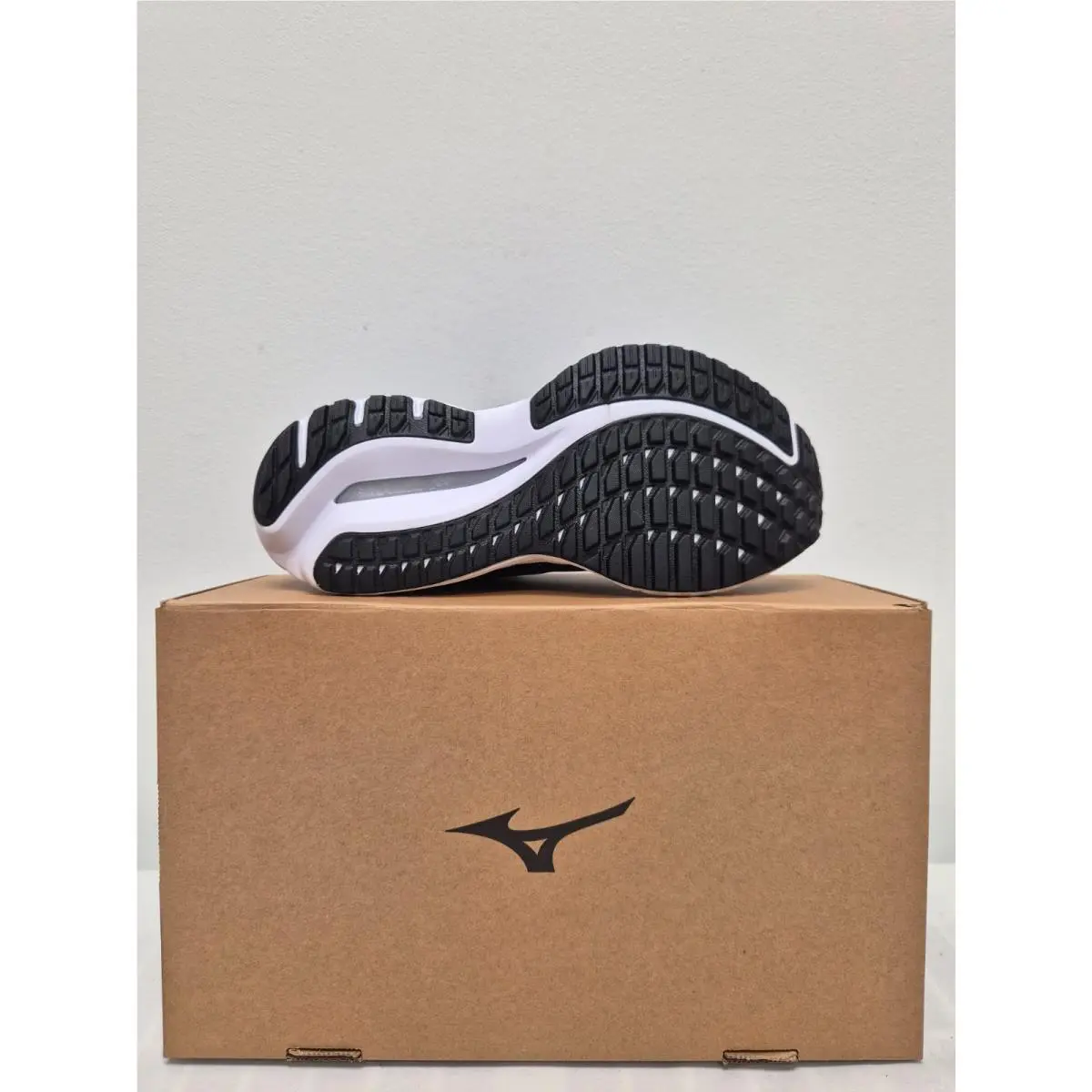 Mizuno shoes - MIZUNO WAVE INSPIRE 20 - WAVE INSPIRE - 411437EY00 - Black 2