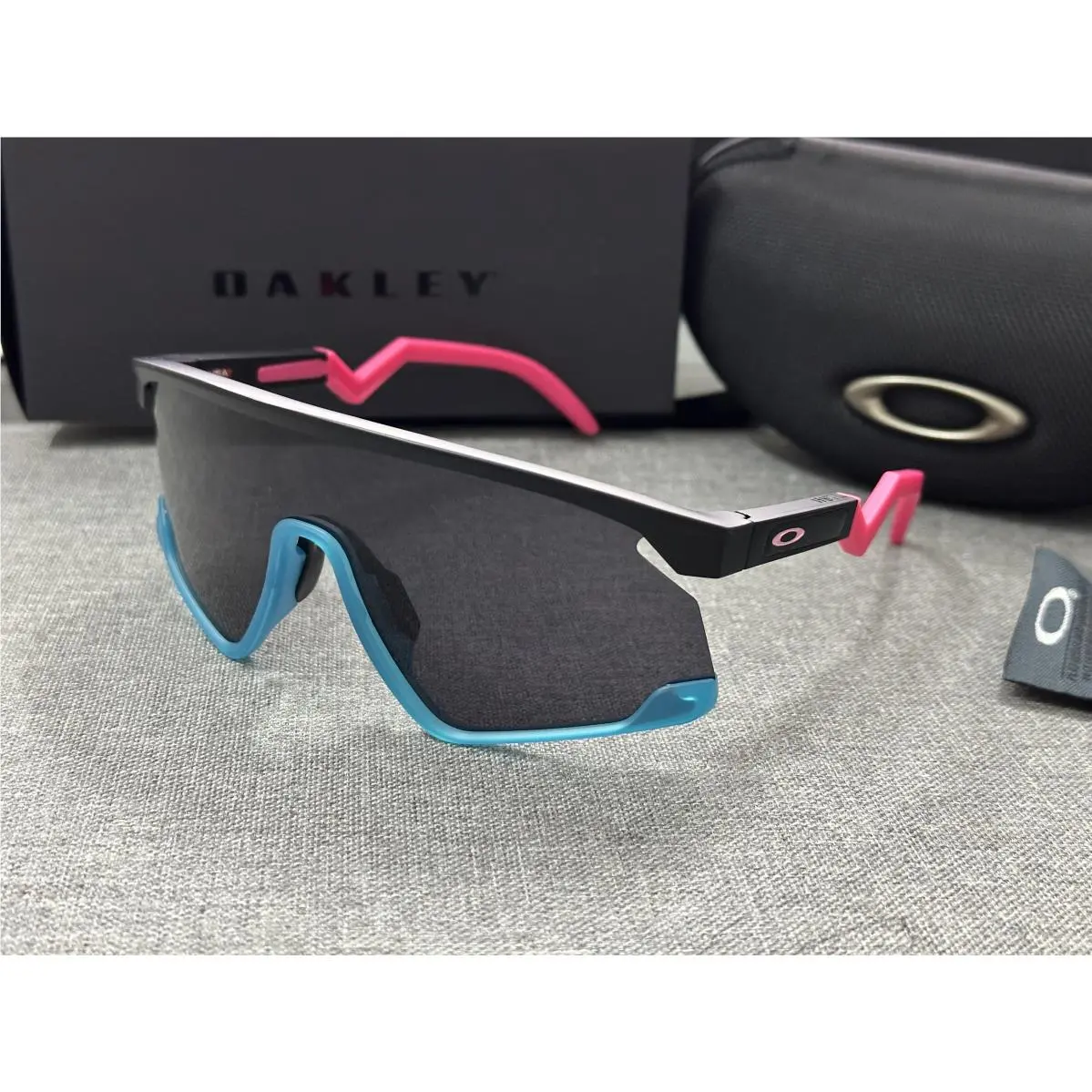 Sunglasses Btxr OO9280 Matte Black Blue Pink w/ Prizm Lens Black by Oakley