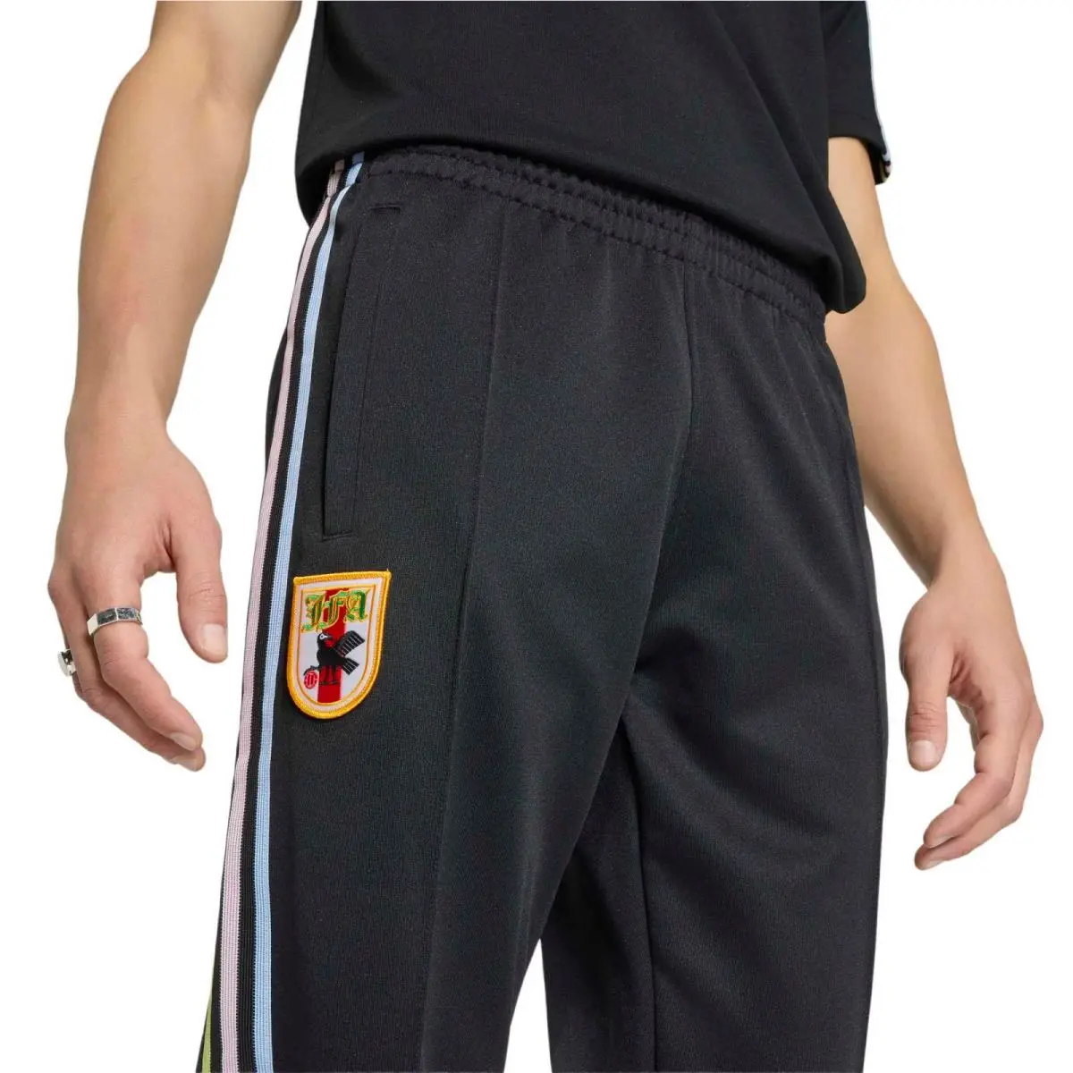 Adidas clothing - Black 3