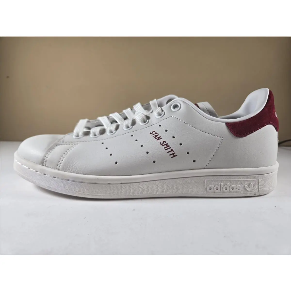 Adidas Stan Smith Mens Sneakers Color White Size 6.5 Mens Size 8