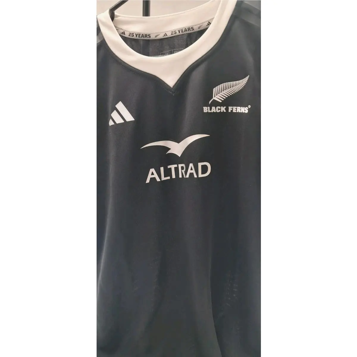 Adidas clothing - Black (UPC: 197610500959) 5