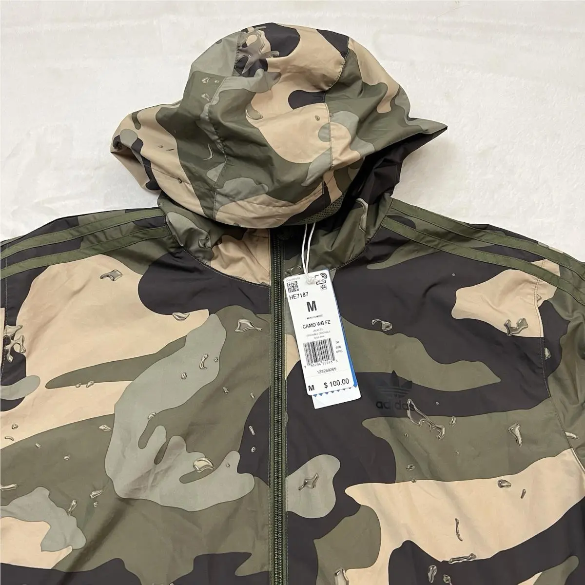 Adidas clothing - Green (UPC: 195734555435) 0