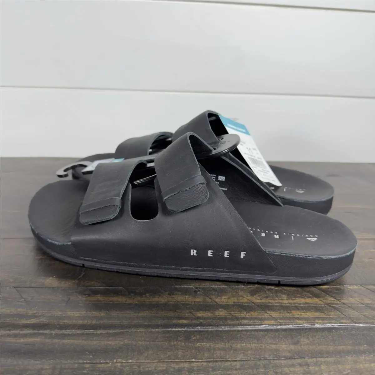 Men`s Ojai Two Bar Black Leather Slides CJ5970 Size 11 by Reef