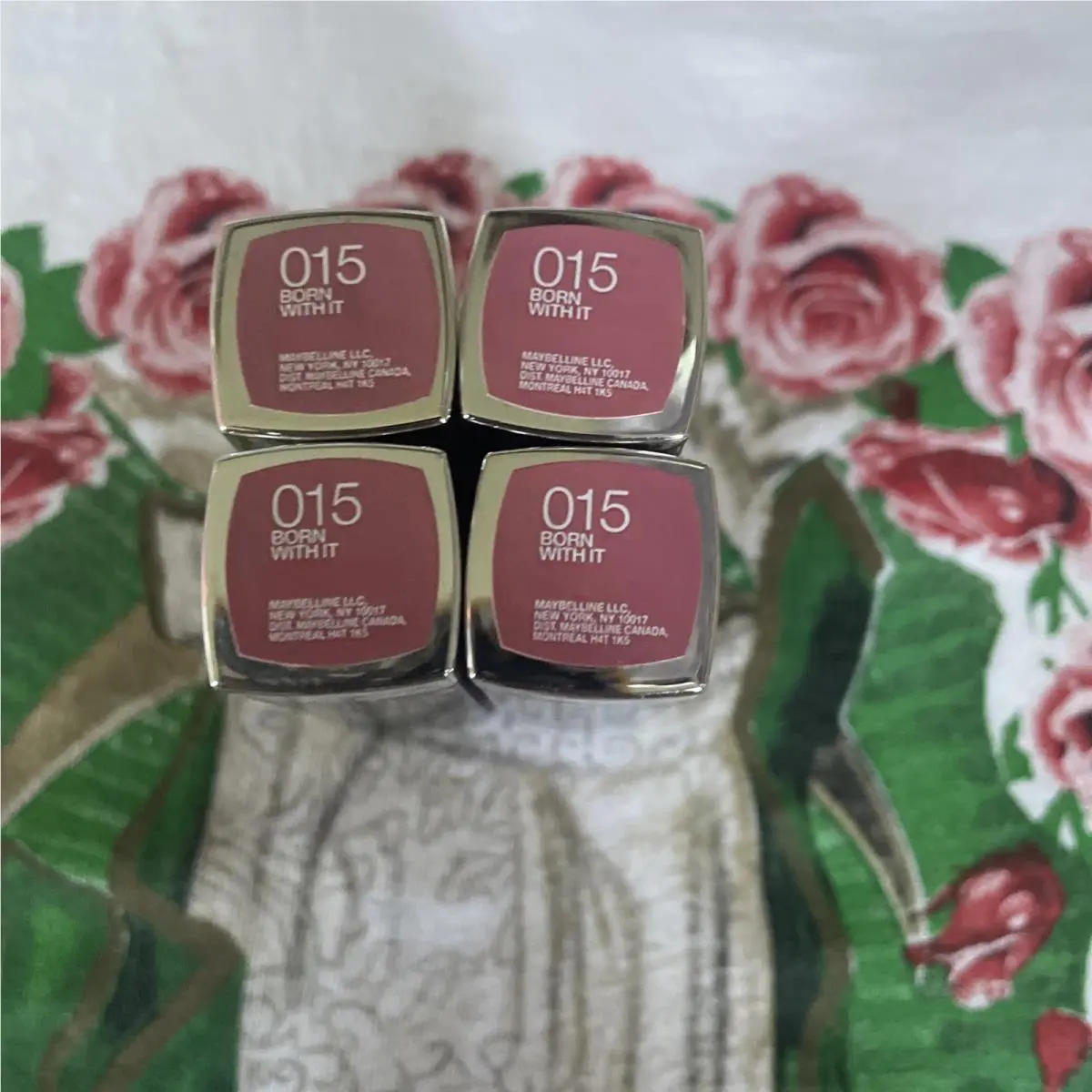 4  015 Born with IT Color Sensational Lipstick New Retired by Maybelline