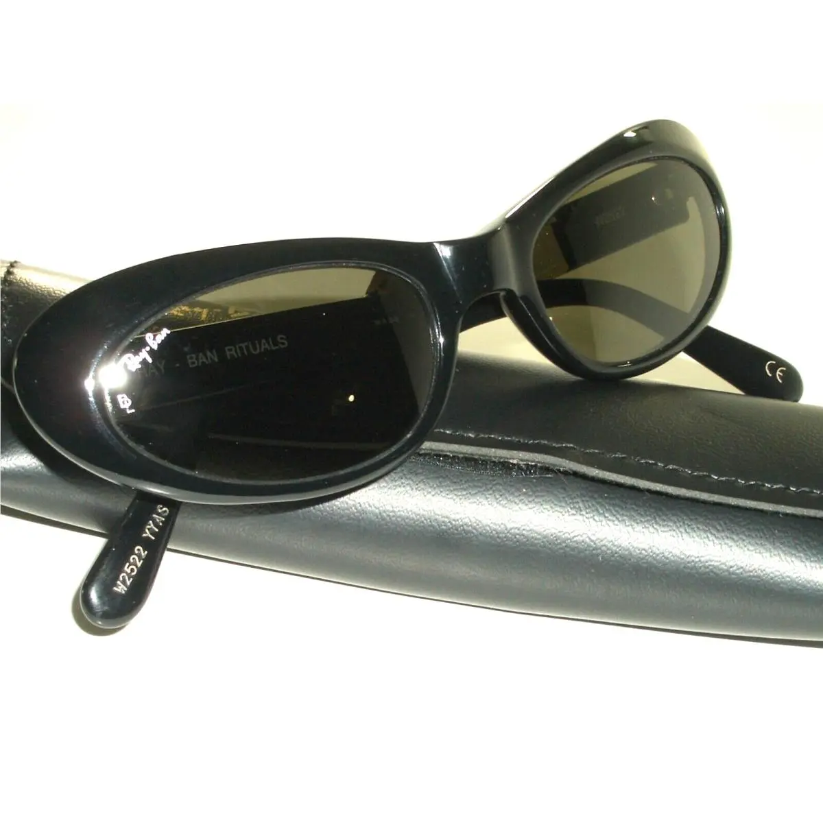 Vintage B L Ray Ban W2522 Black G15 UV Lens Sleek Cats Rituals Sunglasses by Ray-Ban