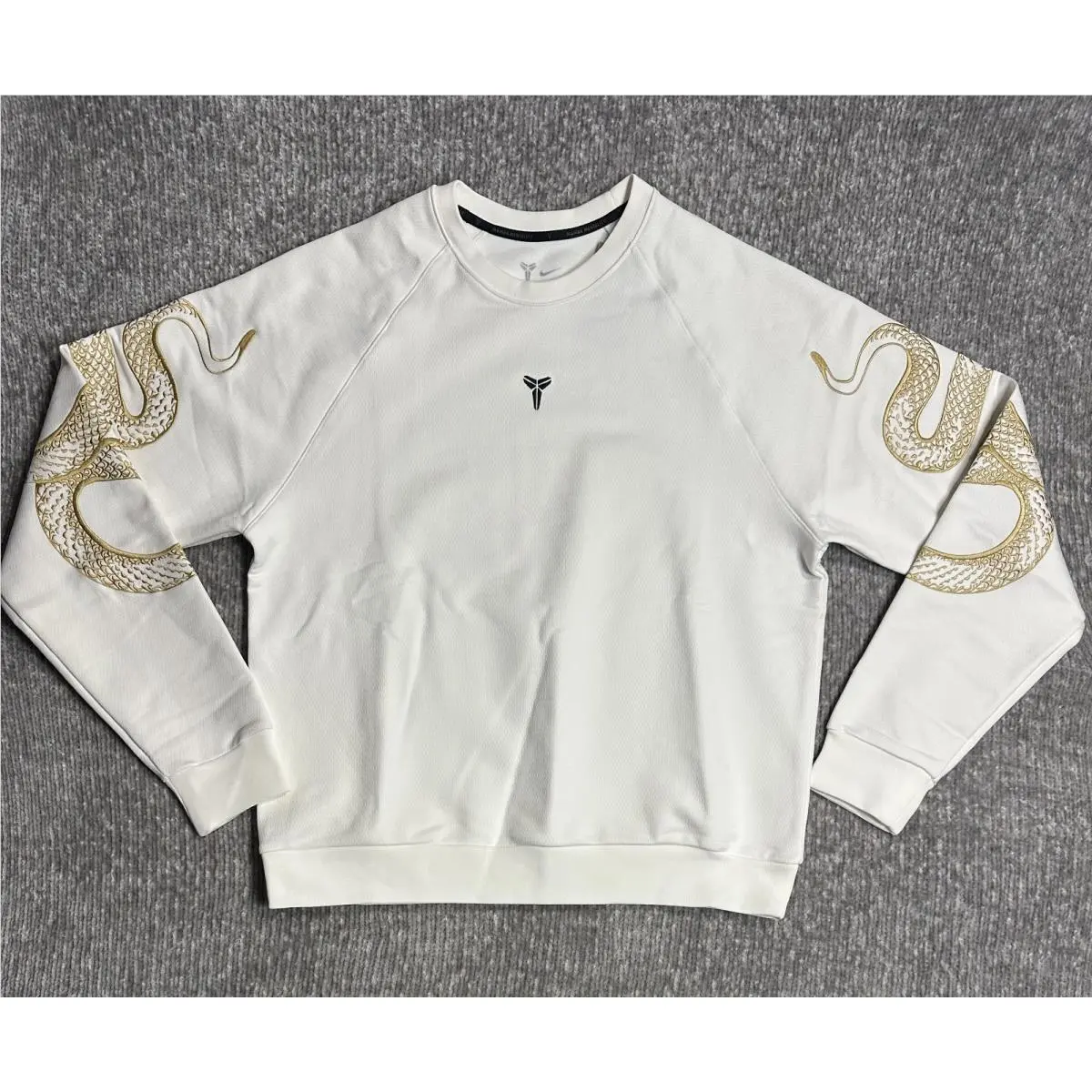 Mens Size L  Kobe Year of Mamba Thermal-fit Crewneck Sail HQ4697-133 by Nike