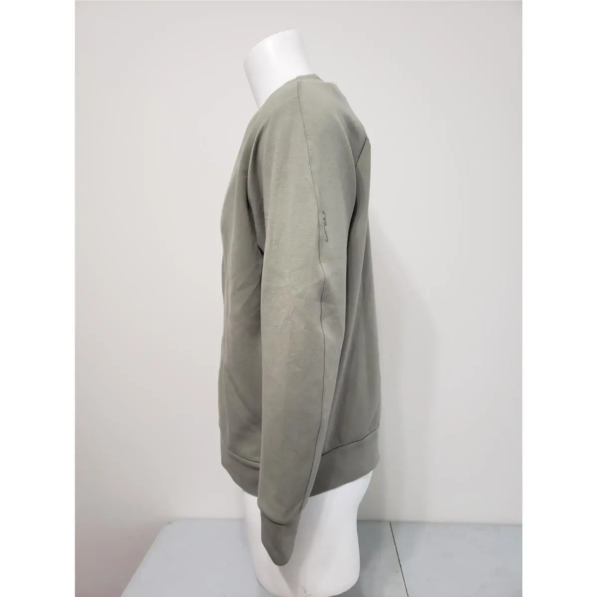 Nike clothing - HQ6948320 - HQ6948320 - Light Army/Steel Green (UPC: 197863884202) 2