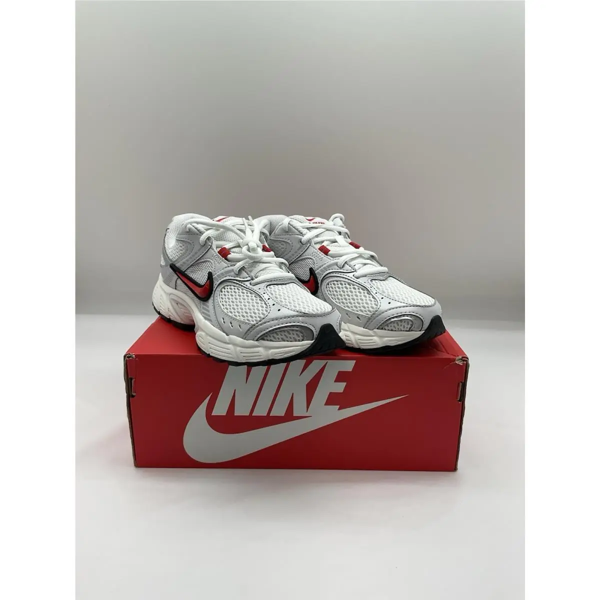 V5 Rnr Summit White/fire Red Women`s Sneaker Shoes Size 7 by Nike