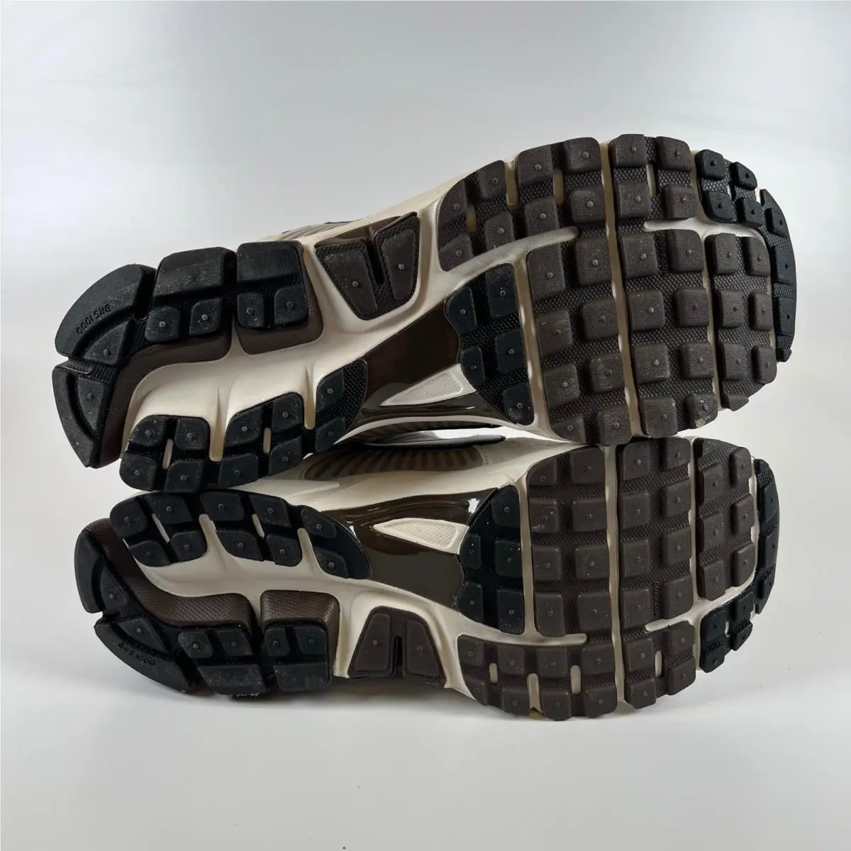 Nike shoes - Nike Zoom Vomero 5 - Zoom Vomero - Beige 4
