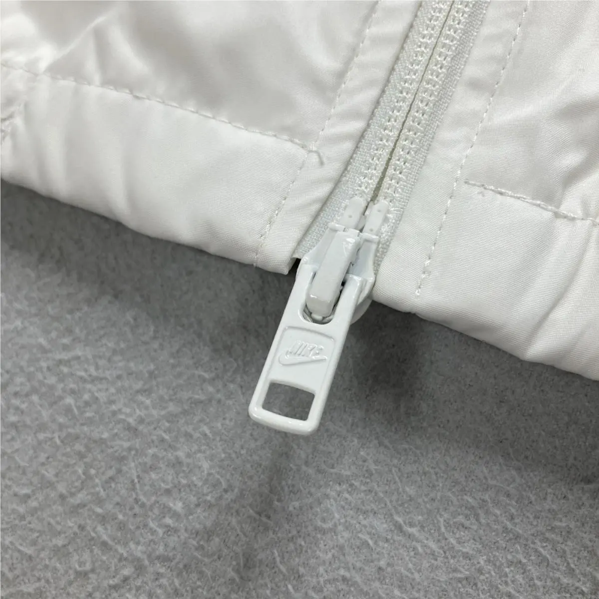 Nike clothing - Nike Windbreaker - Windbreaker - HV8369 HV8369-133 - White (UPC: 198726309603) 2