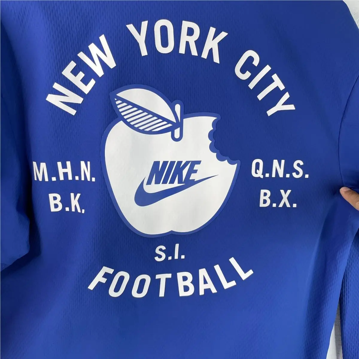 Nike clothing - Blue (UPC: 192502811663) 2