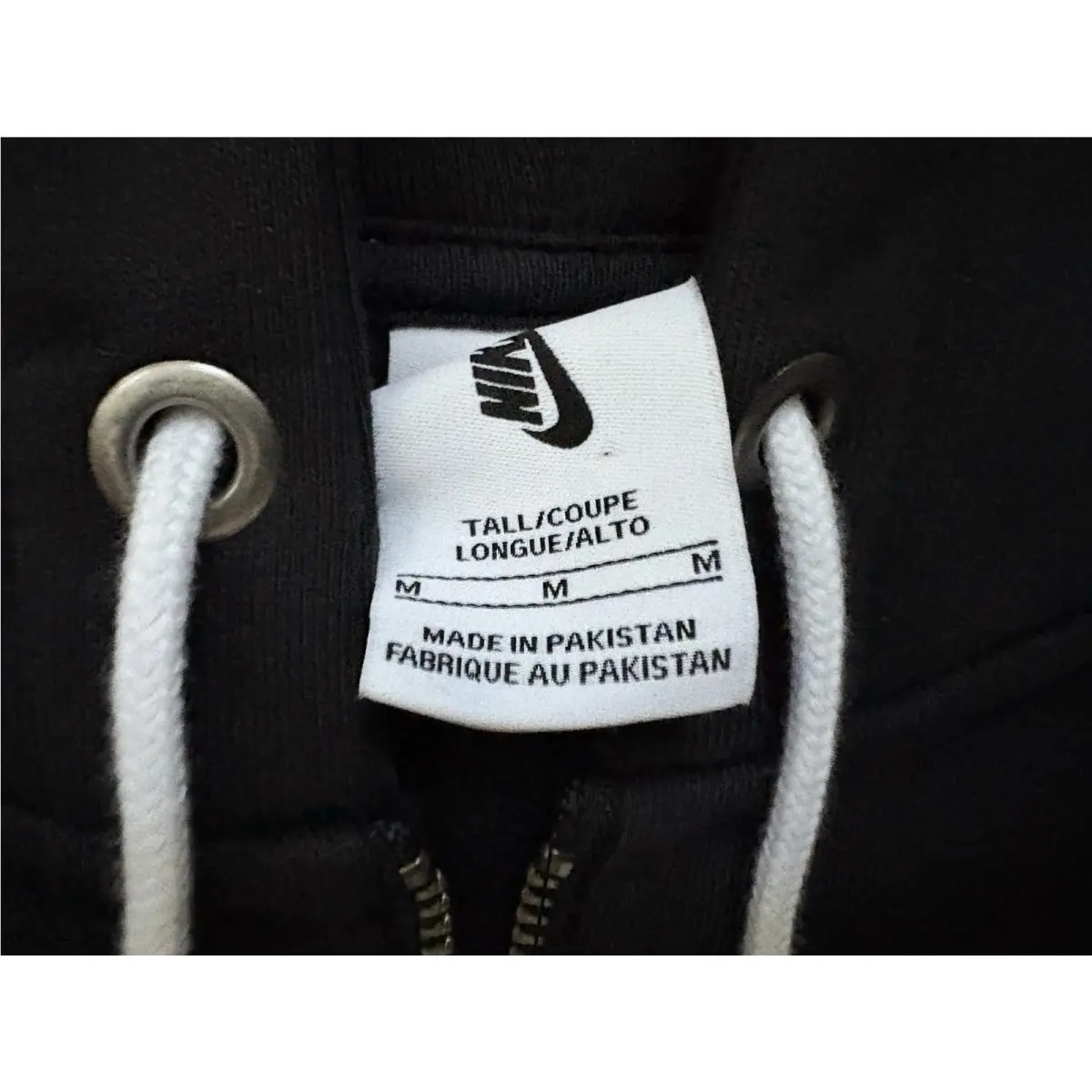 Nike clothing - Black (UPC: 0196151981036) 1