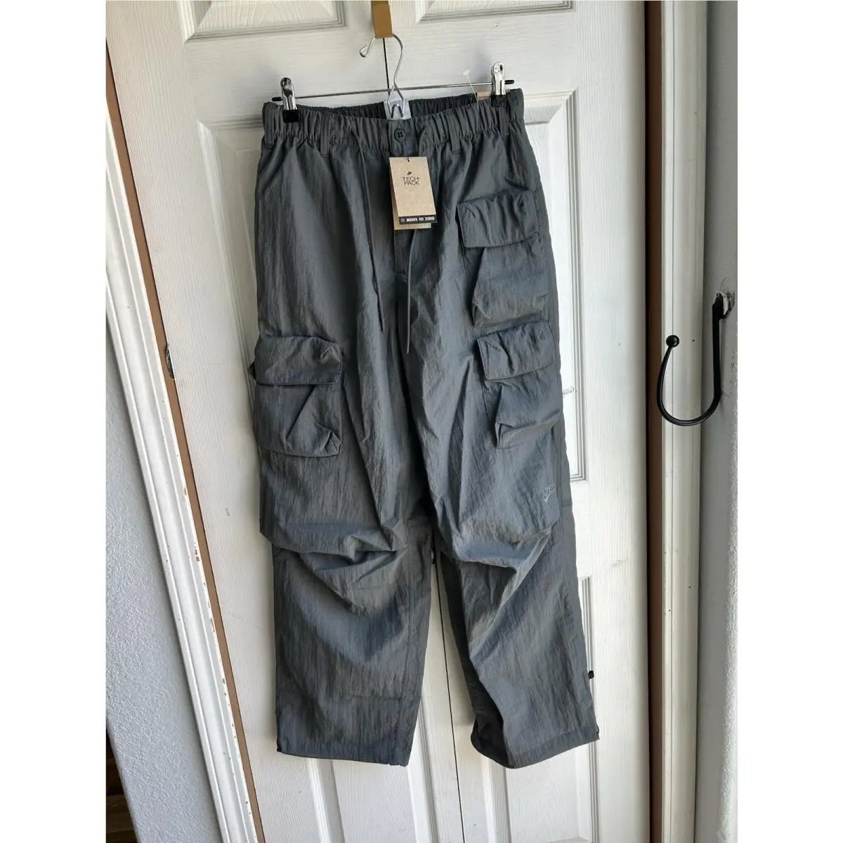 Nike Sportswear Tech Pack Gray Lined Woven Pants FQ3868-068 sz Small