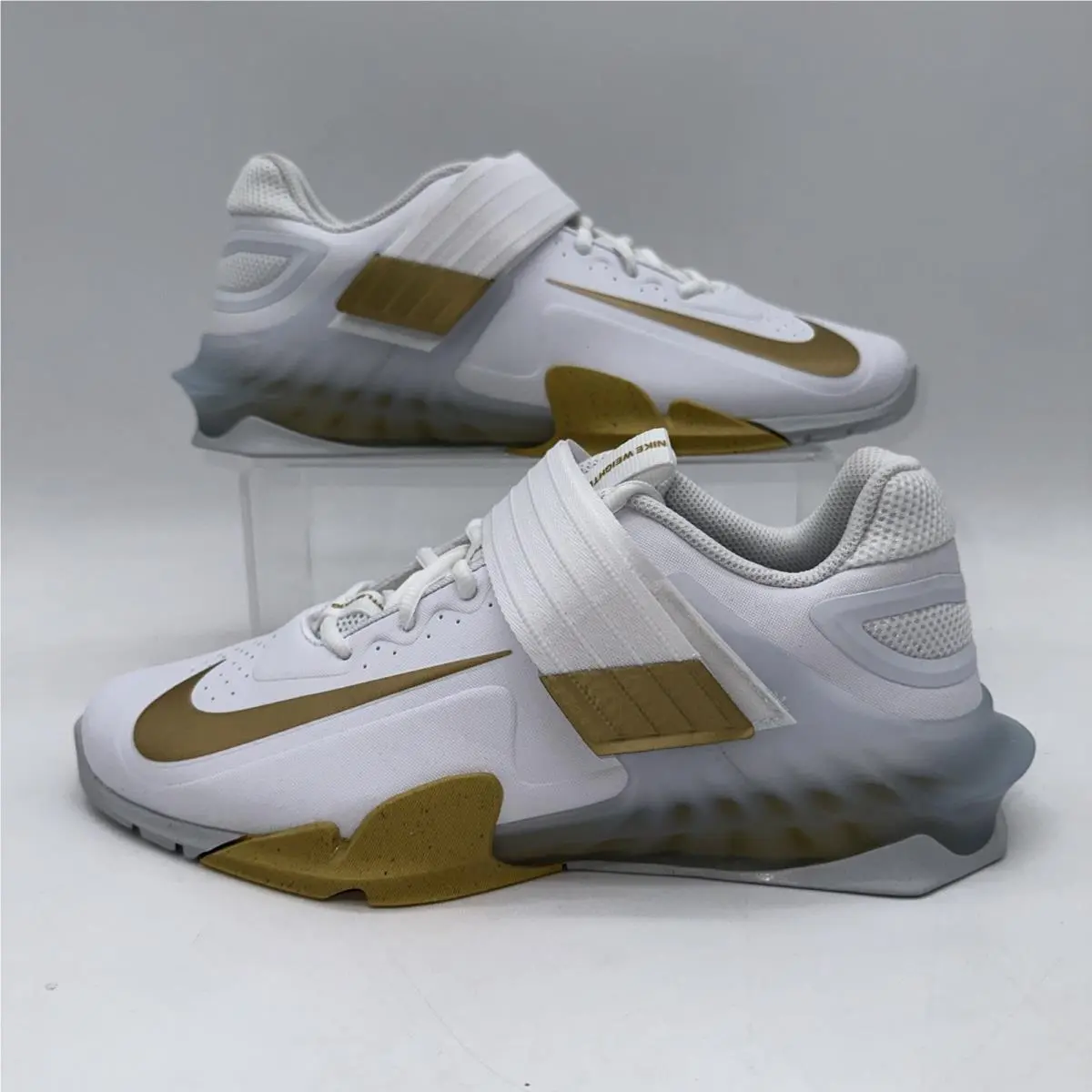 Men`s Size 9 Savaleos CV5708 101 White/gold Trainer Sneaker Sports by Nike