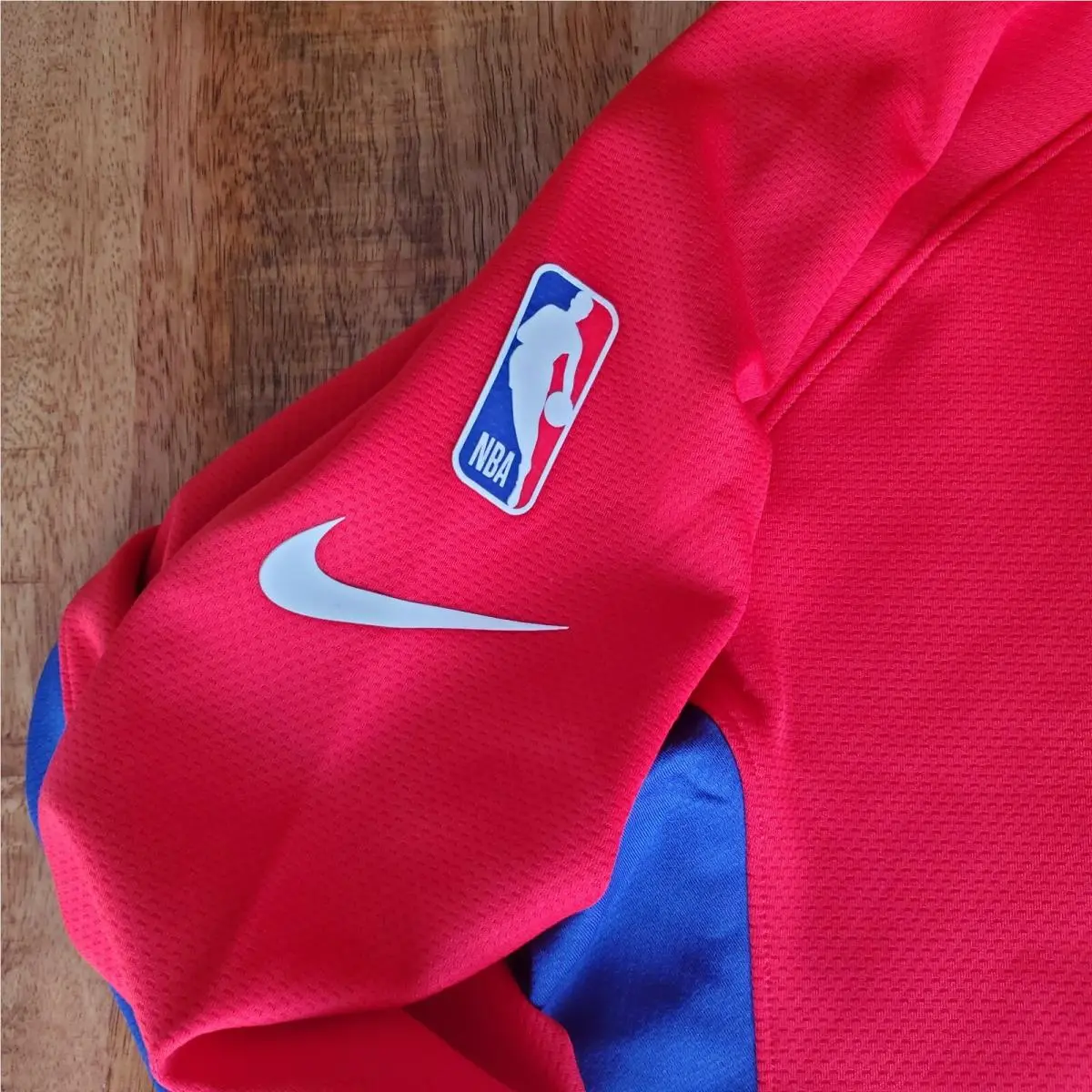 Nike clothing - Red/White/Blue (UPC: 0193153405355) 1