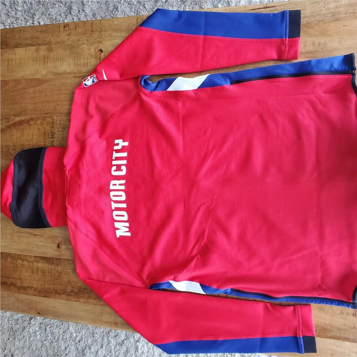 Nike clothing - Red/White/Blue (UPC: 0193153405355) 6