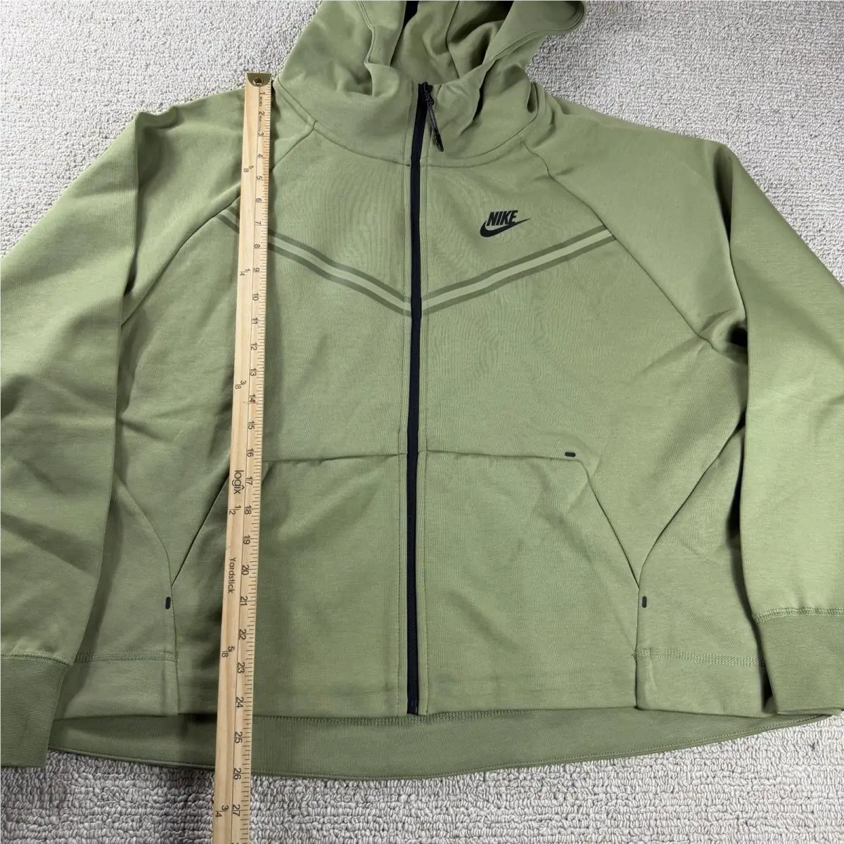 Nike clothing - Green 1
