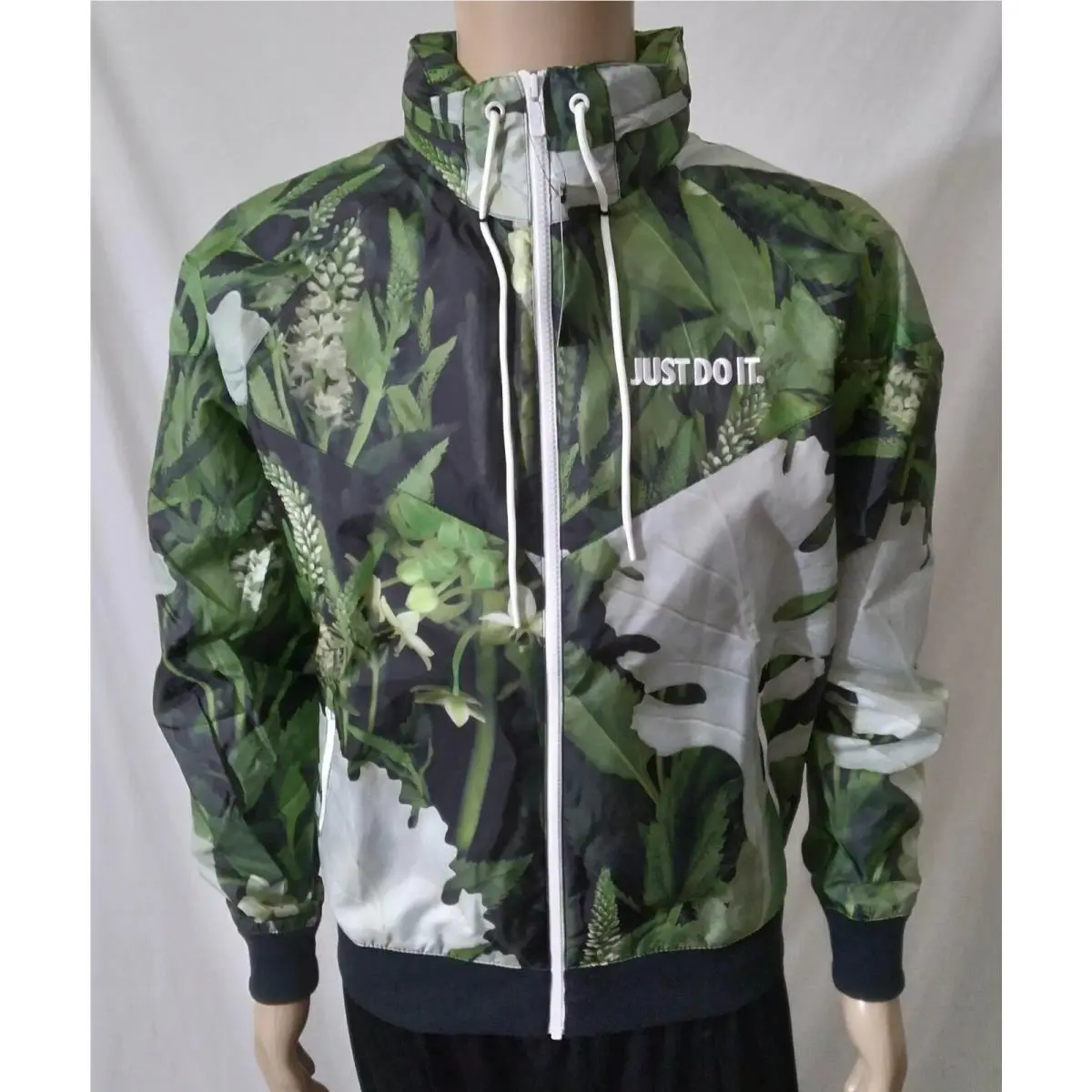 Sportswear Just DO IT Windrunner Woven Floral Jacket CK8075-083 Sz Small by Nike