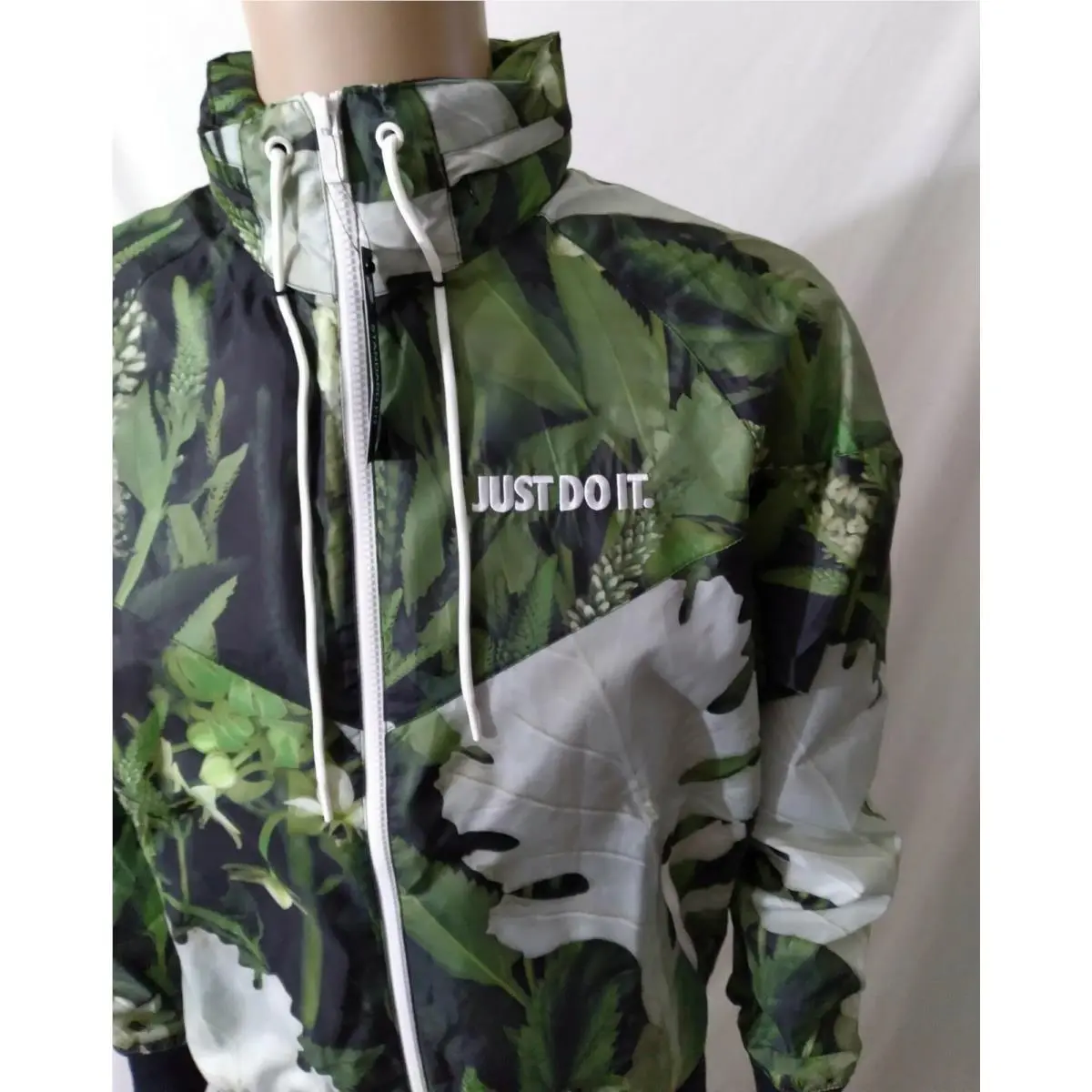 Nike clothing - JDI Windrunner - JDI Windrunner - CK8075-083 - Spruce Aura (UPC: 193654000622) 1