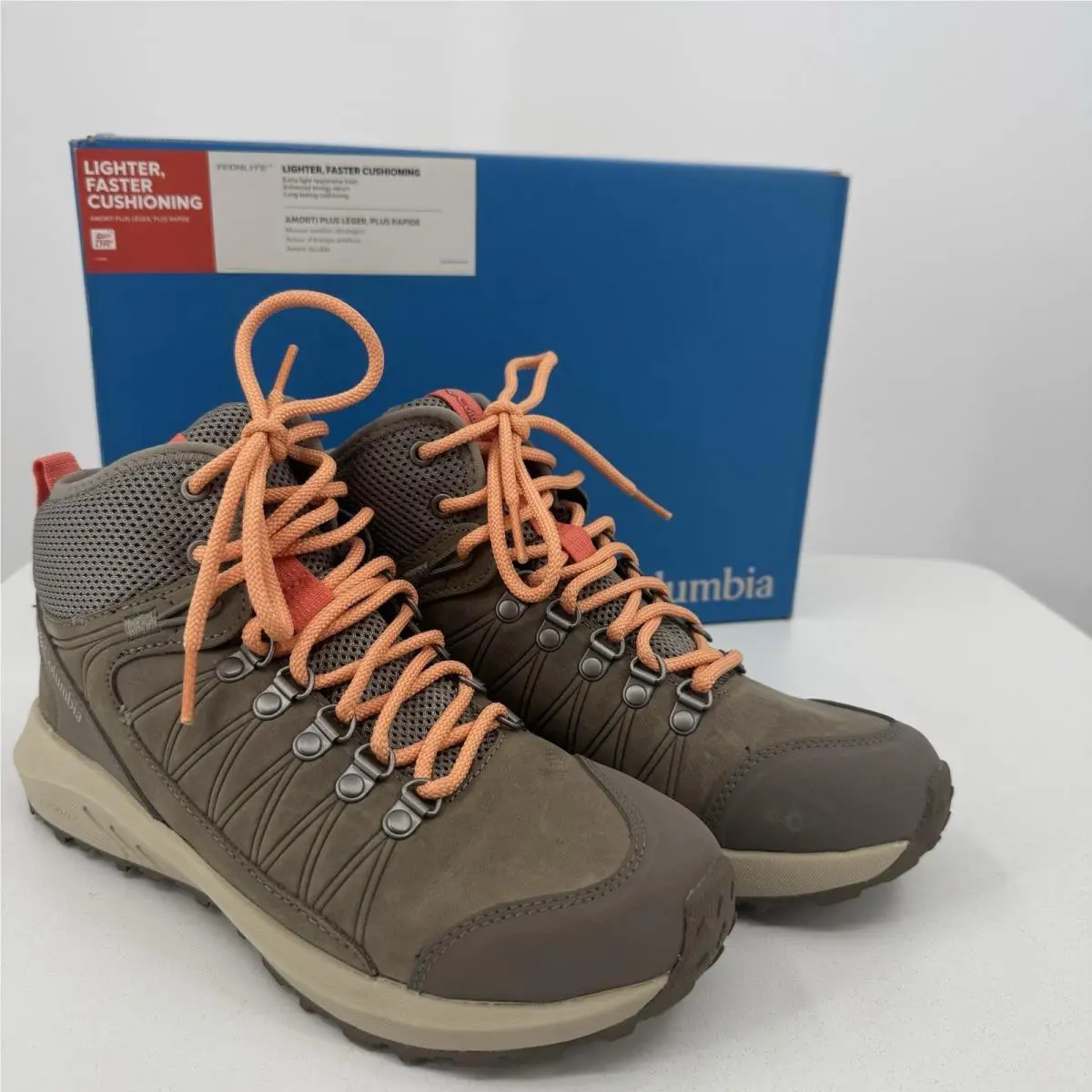 Women`s Trailstorm Crest Mid Waterproof Hikings Boots Size 7 Kettle/pch by Columbia